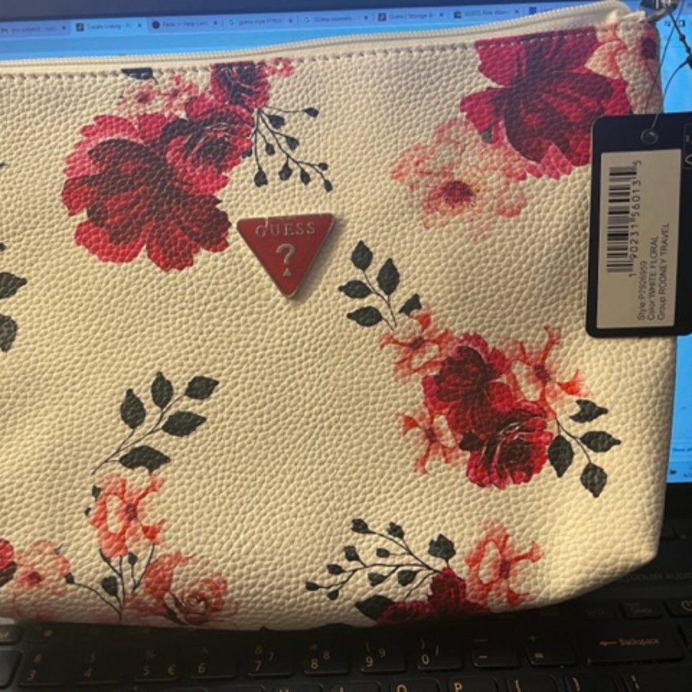 Guess Los Angeles White Multi Travel Makeup Cosmetic Case Bag New With Tag